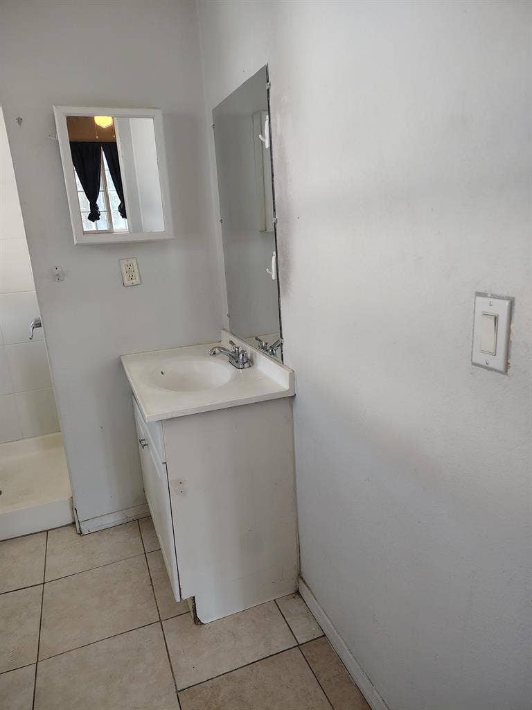Room for Rent W/Private Bathroom
