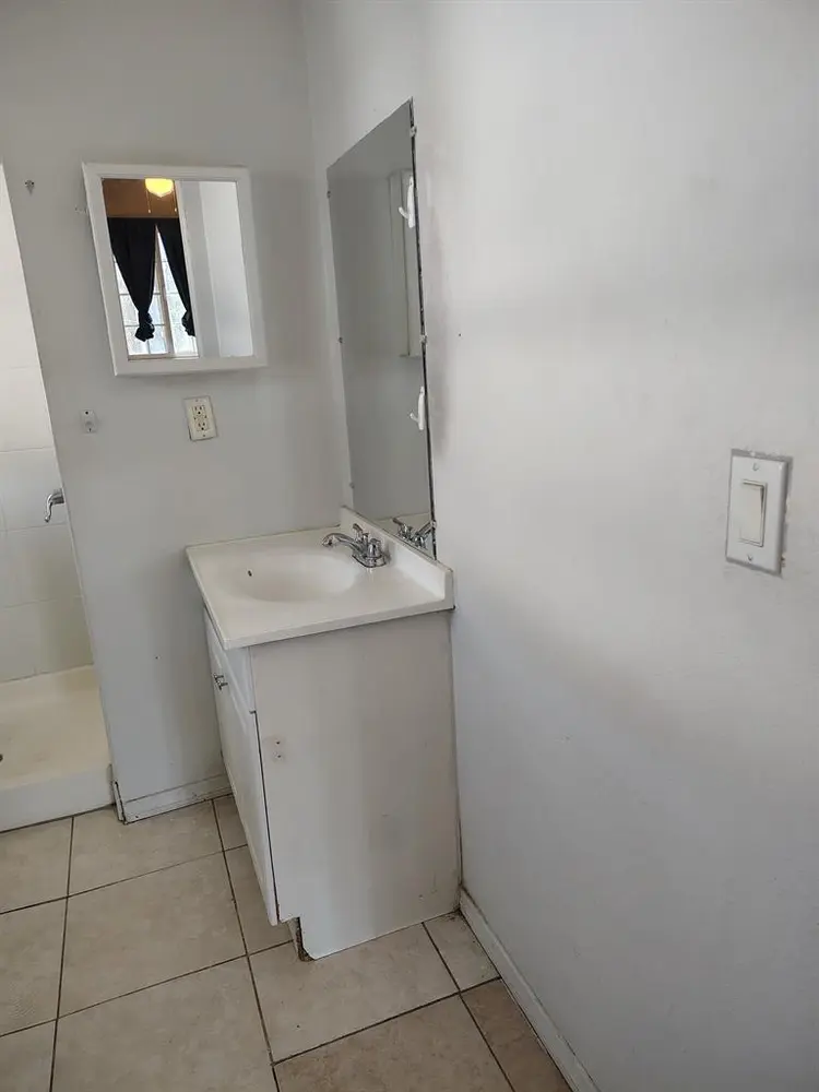 Room for Rent W/Private Bathroom
