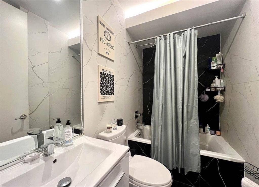 Furnished apartment in crown height