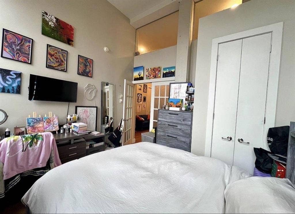 Furnished apartment in crown height