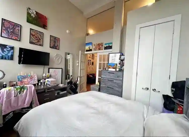 Furnished apartment in crown height