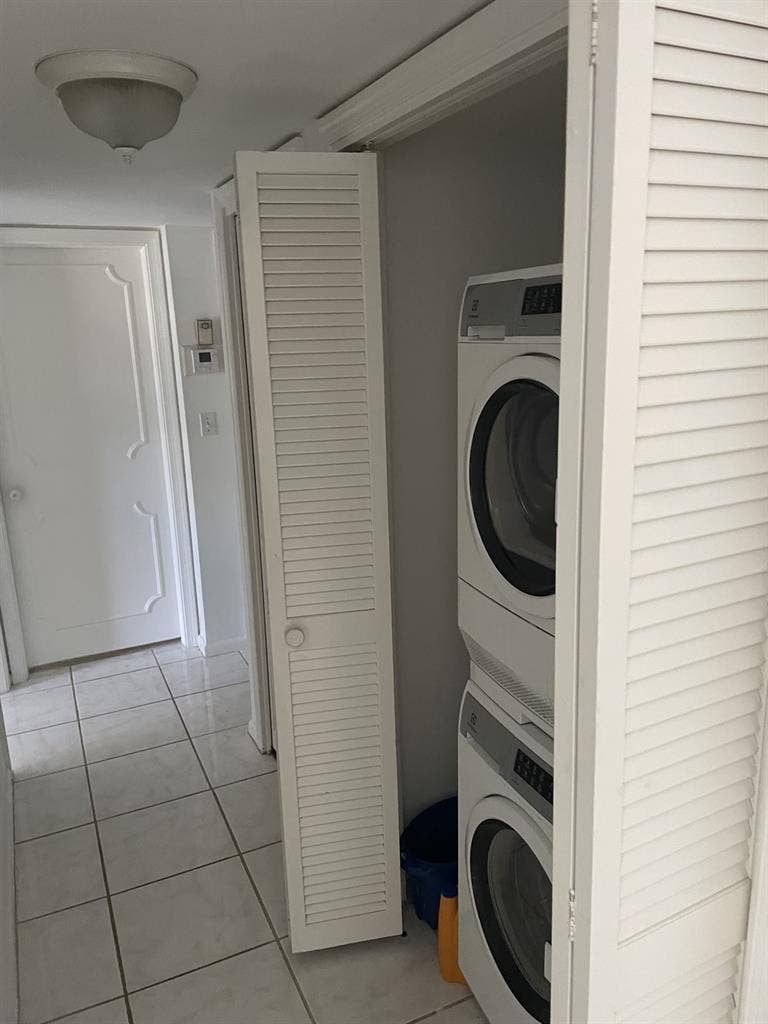 furnished room & private bathroom
