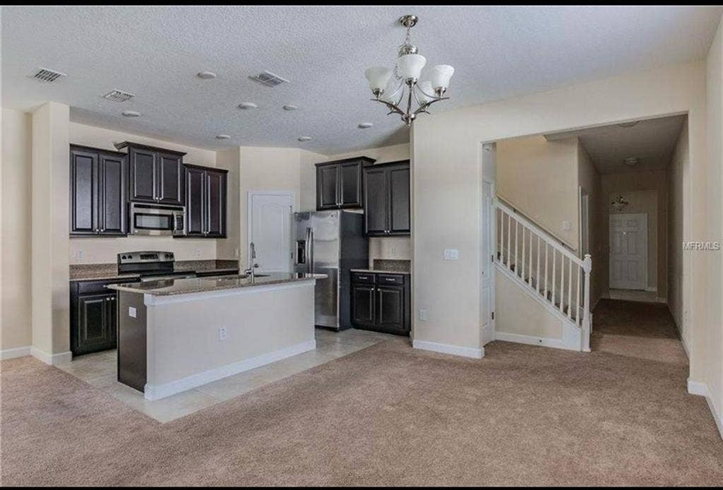 Private room W/ Bathroom Windermere