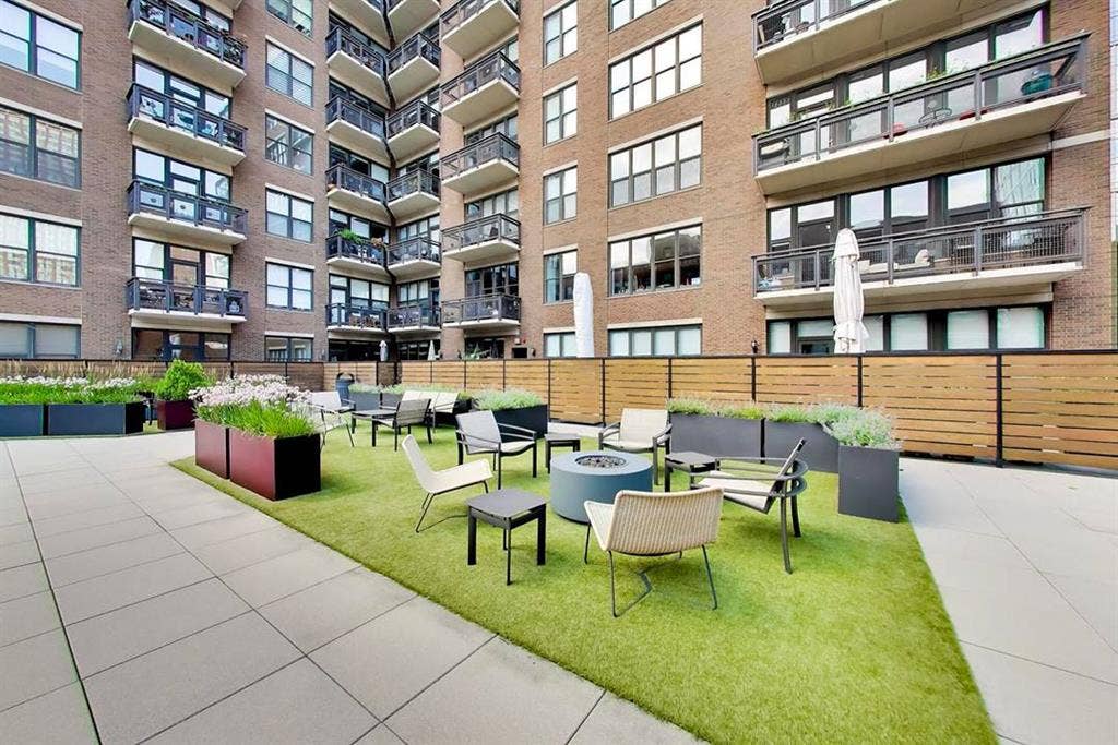 Massive 2/2 sublease early/mid Oct