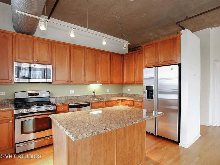 Massive 2/2 sublease early/mid Oct