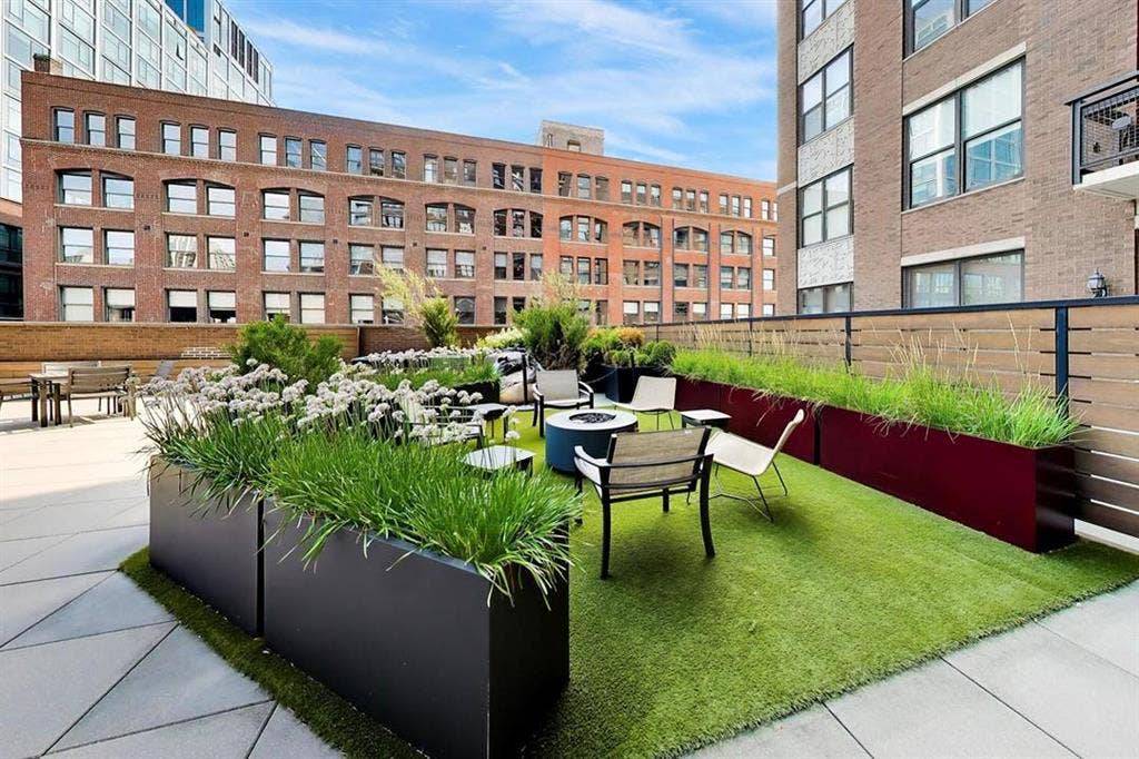 Massive 2/2 sublease early/mid Oct