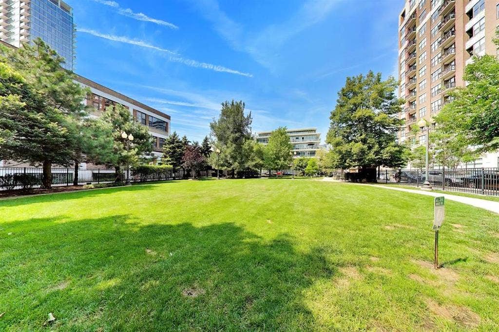 Massive 2/2 sublease early/mid Oct