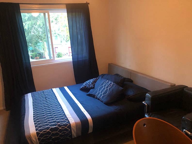 Cute Townhouse in Miracle Mile
