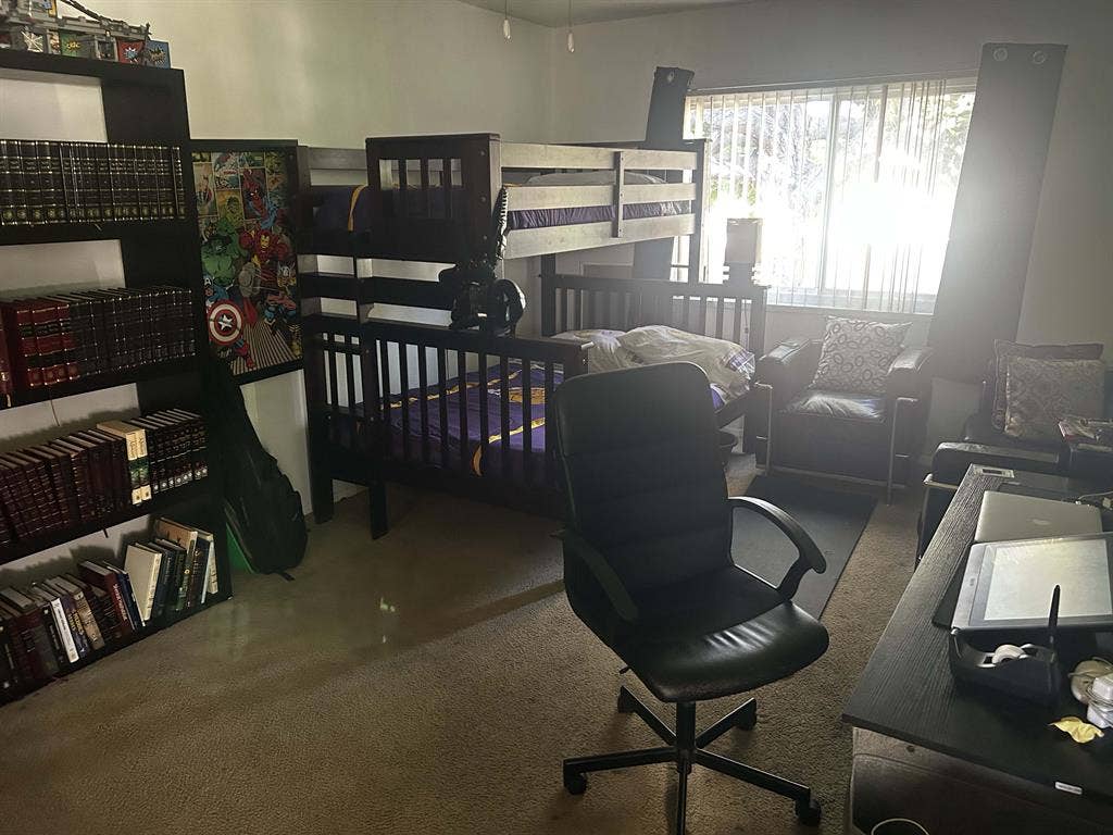 Peaceful Miracle Mile Townhouse