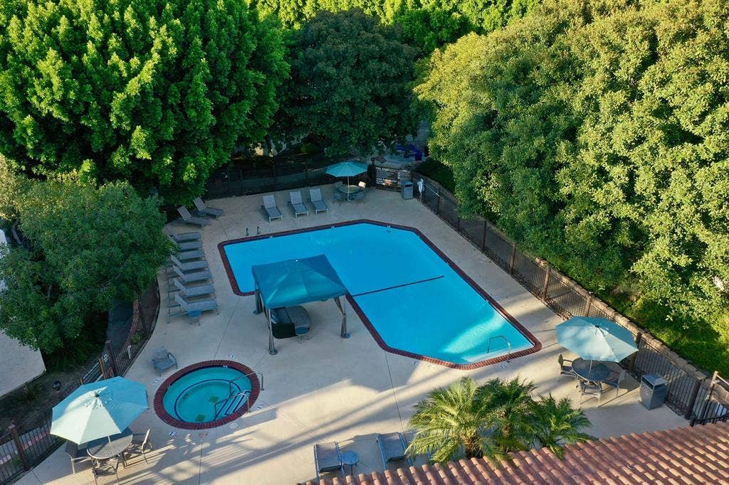 Oct - July Lease for Apartment