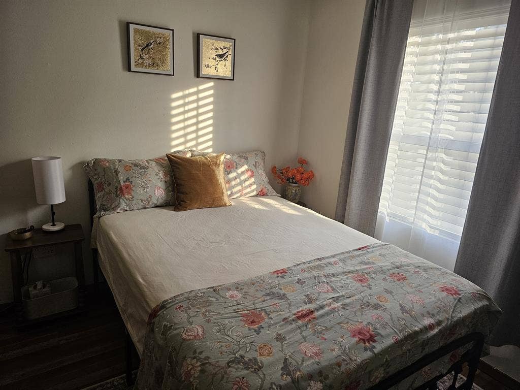 Room for rent in clean, quiet home