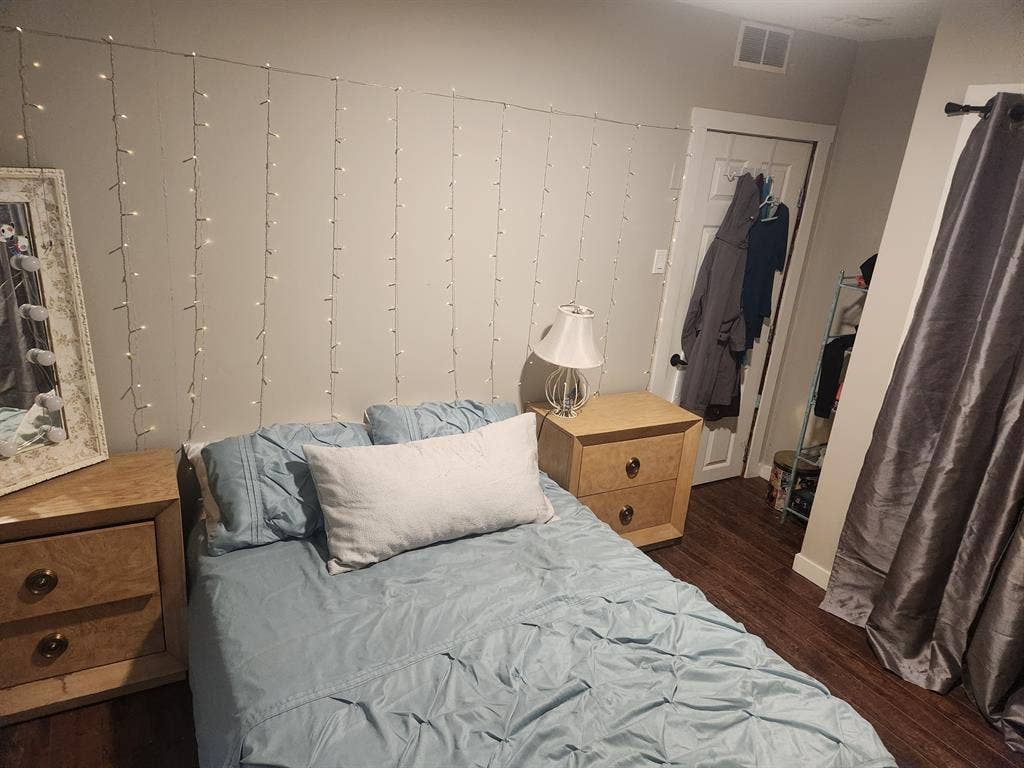 Looking for a roommate