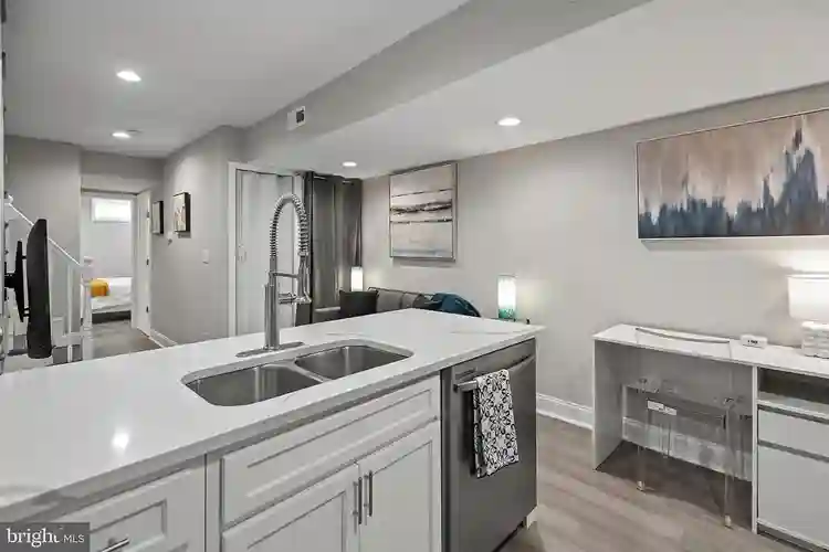 Private and secure 1/1 apartment