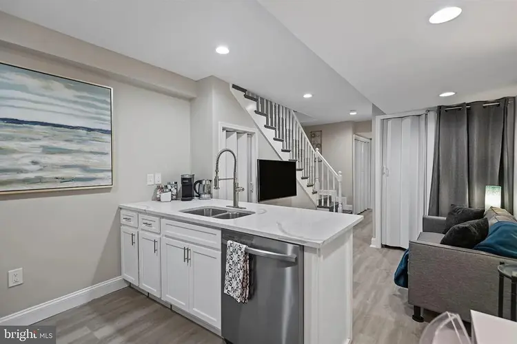 Private and secure 1/1 apartment