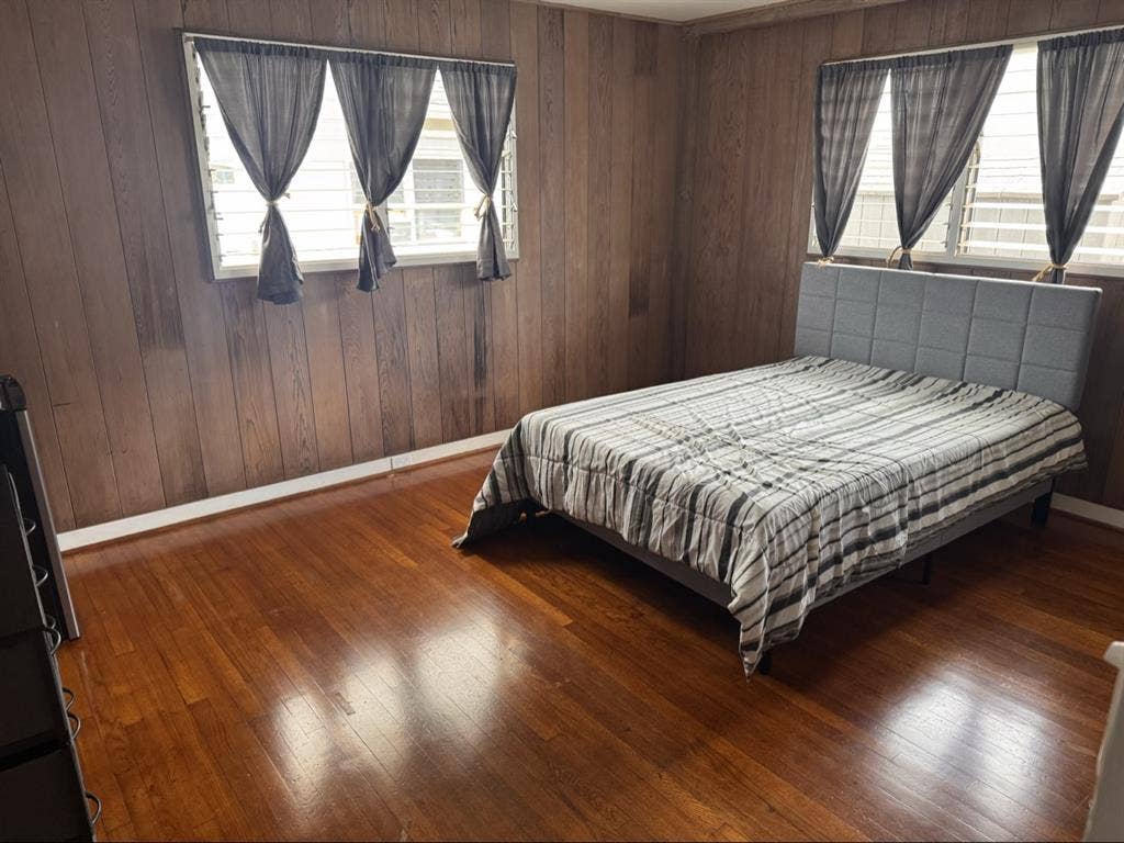 $1200 Furnished Room in Pearl City