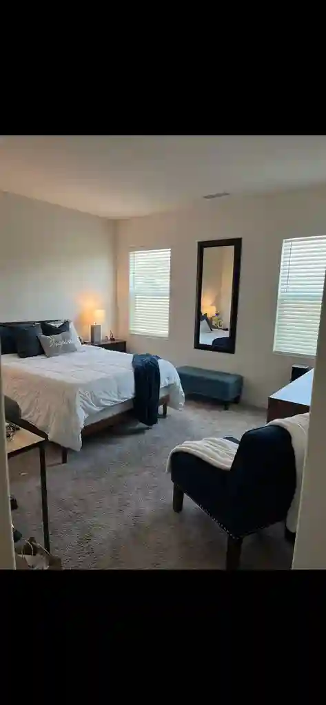 Single room or master available