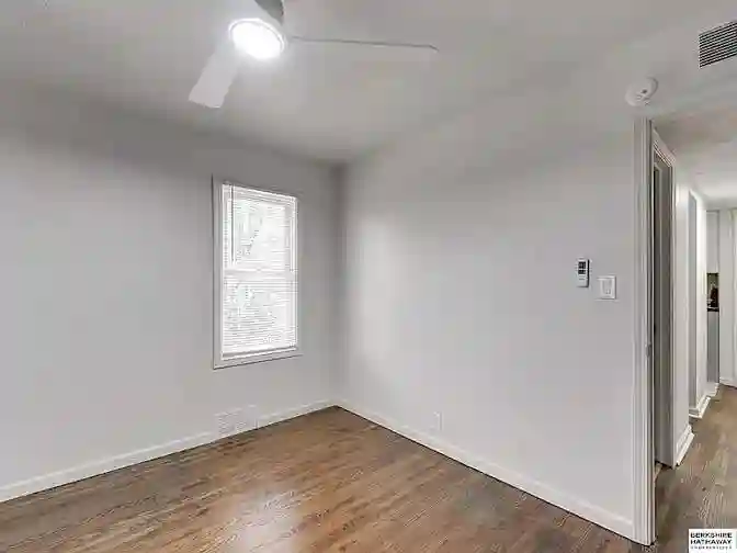 1 full bedroom and living room