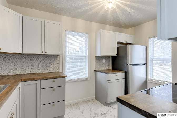 1 full bedroom and living room