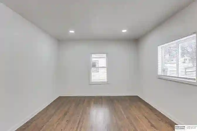 1 full bedroom and living room