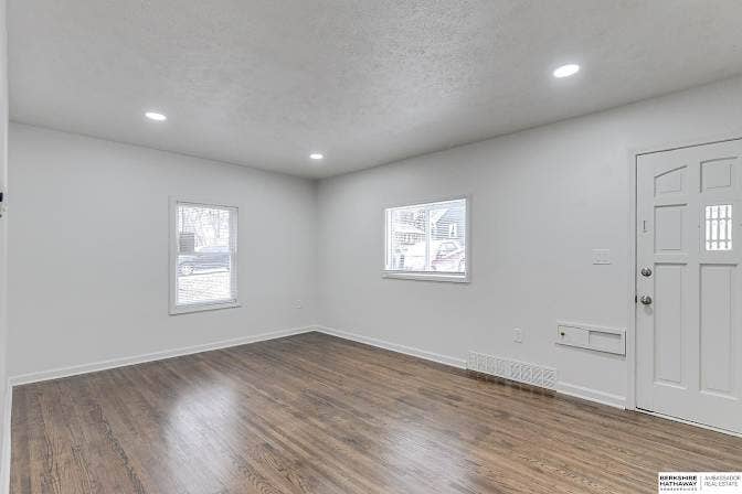 1 full bedroom and living room