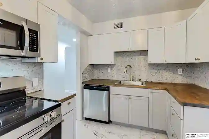 1 full bedroom and living room