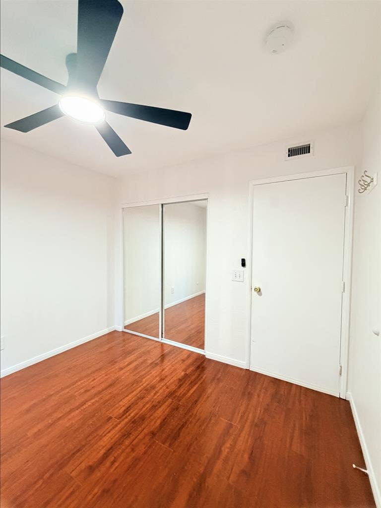 1 nice bedroom available moving now