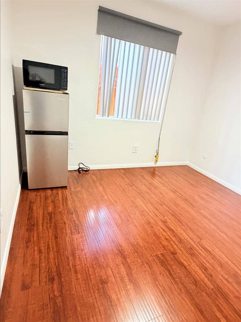 1 nice bedroom available moving now
