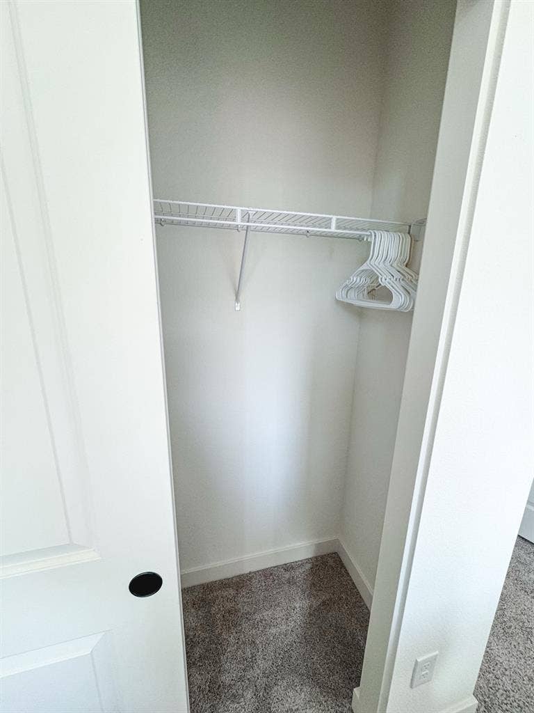Cozy 10x10 room in safe Inspirada