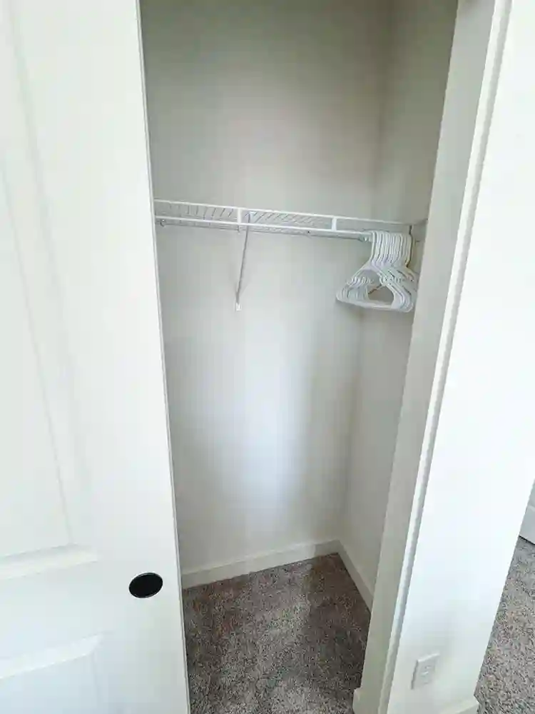 Cozy 10x10 room in safe Inspirada