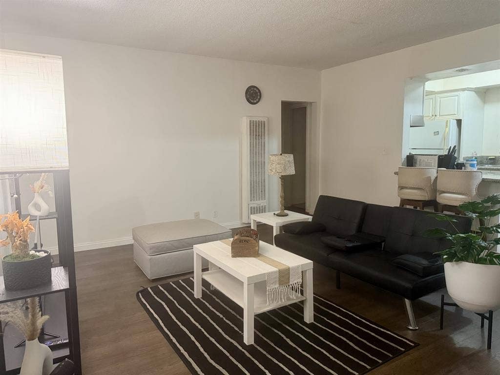 1 Room Available Near USC