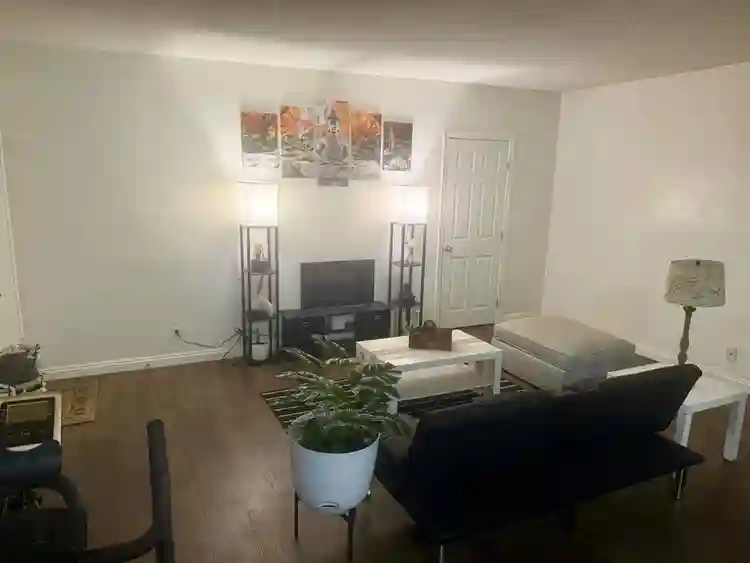 1 Room Available Near USC