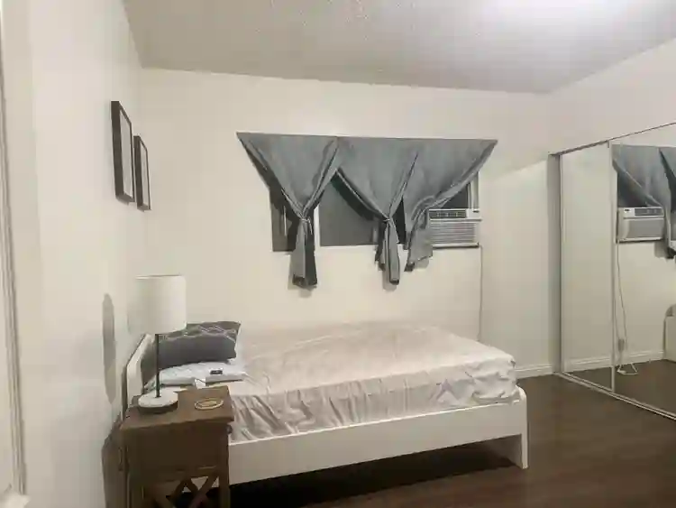 1 Room Available Near USC