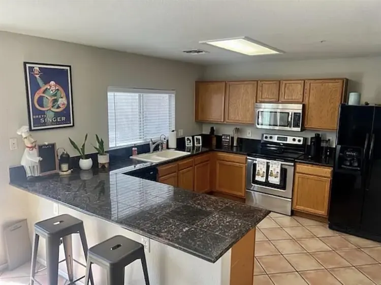 North Scottsdale Roome Available