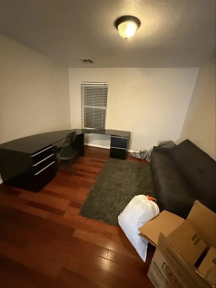 North Scottsdale Roome Available