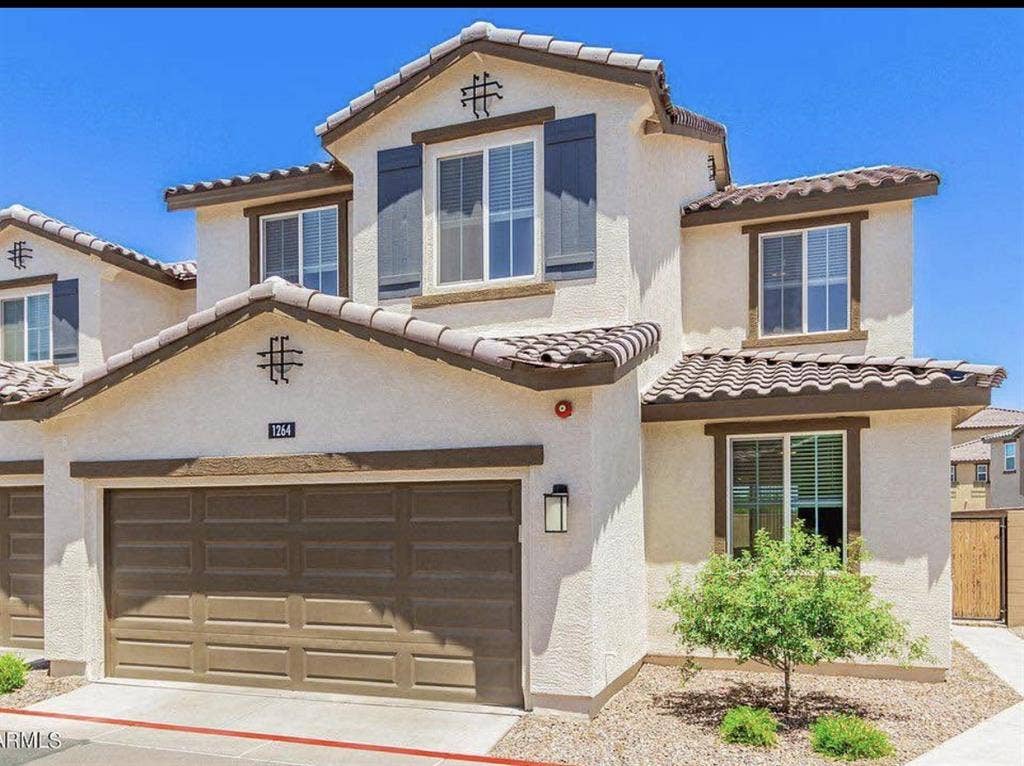 Clean Quiet Townhouse
