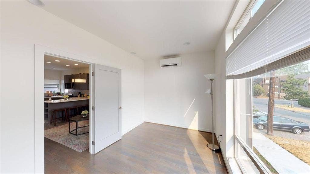 1 BR in Seattle