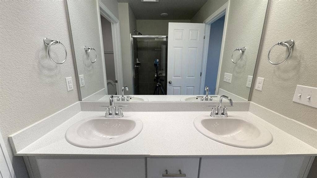 3 BR in Henderson