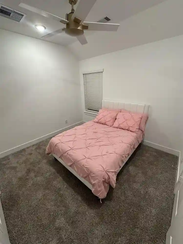 Room For Rent - Girls Only Home