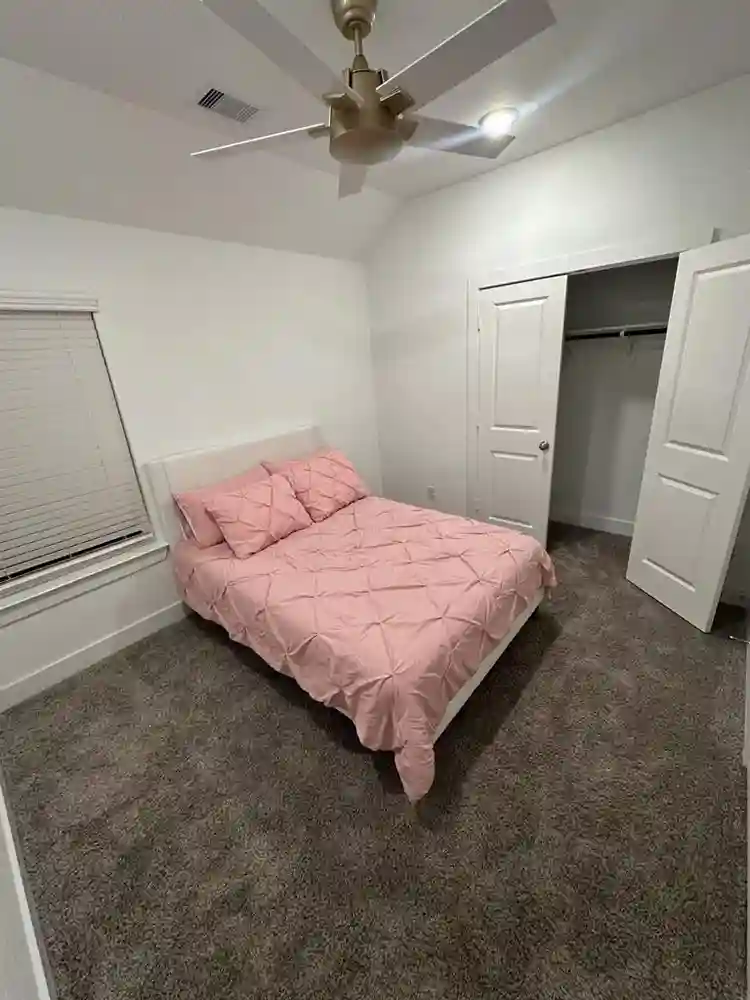 Room For Rent - Girls Only Home