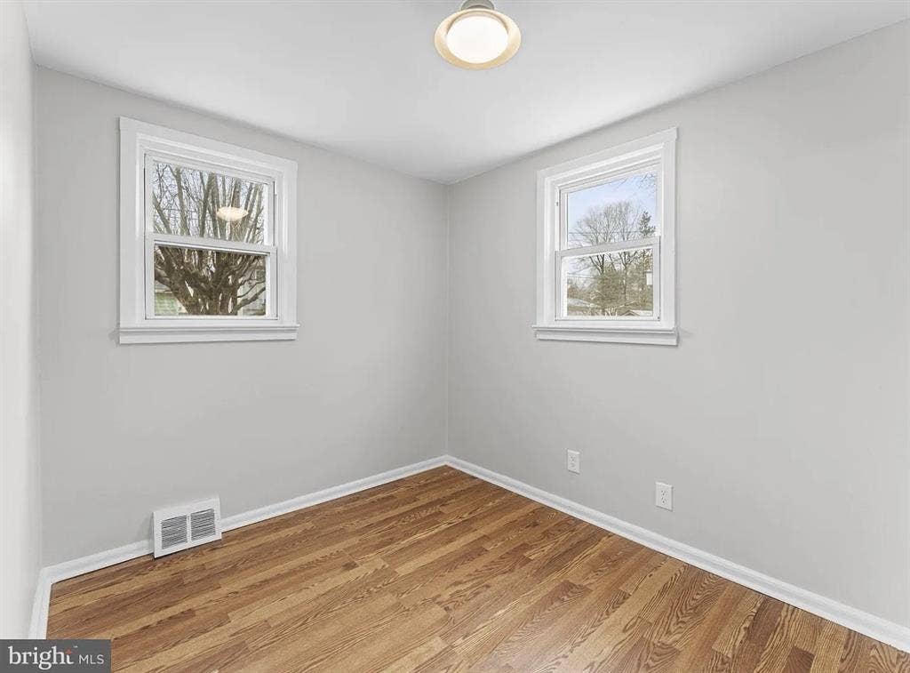 PRIVATE ROOM FOR RENT