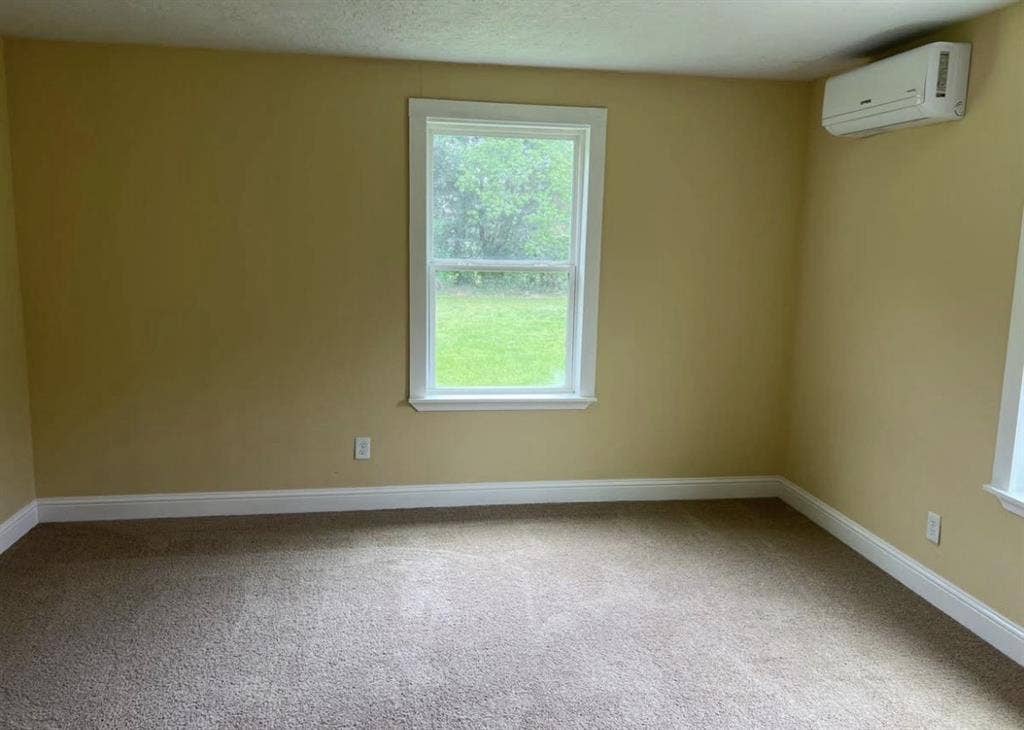 3 bedroom 1 bath house for rent