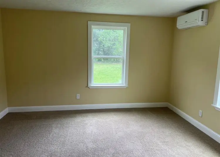 3 bedroom 1 bath house for rent