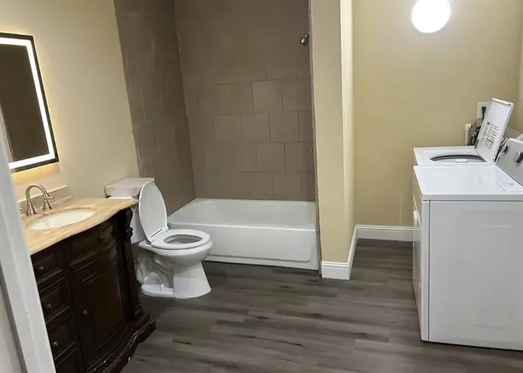 3 bedroom 1 bath house for rent