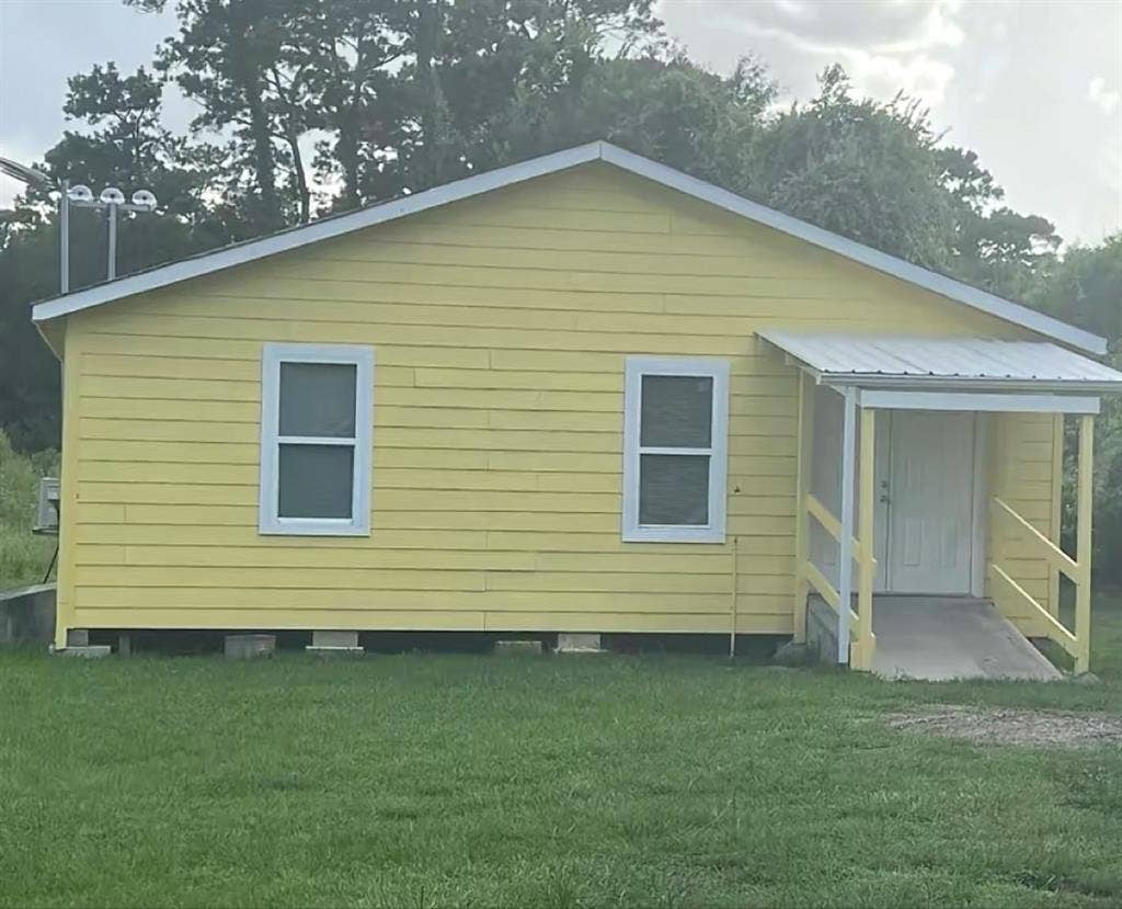3 bedroom 1 bath house for rent