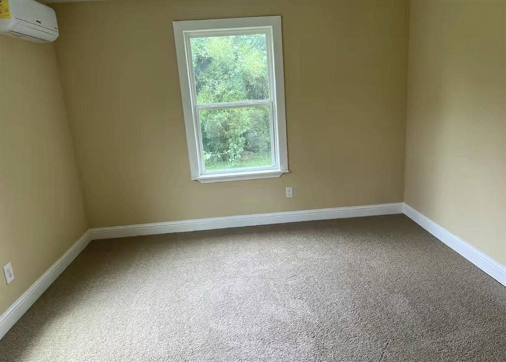 3 bedroom 1 bath house for rent