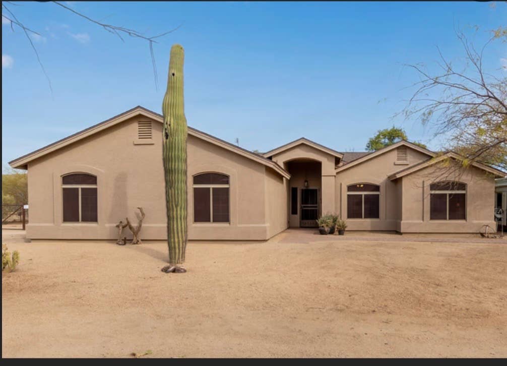 Fully Furnished 3bed 2BA Home