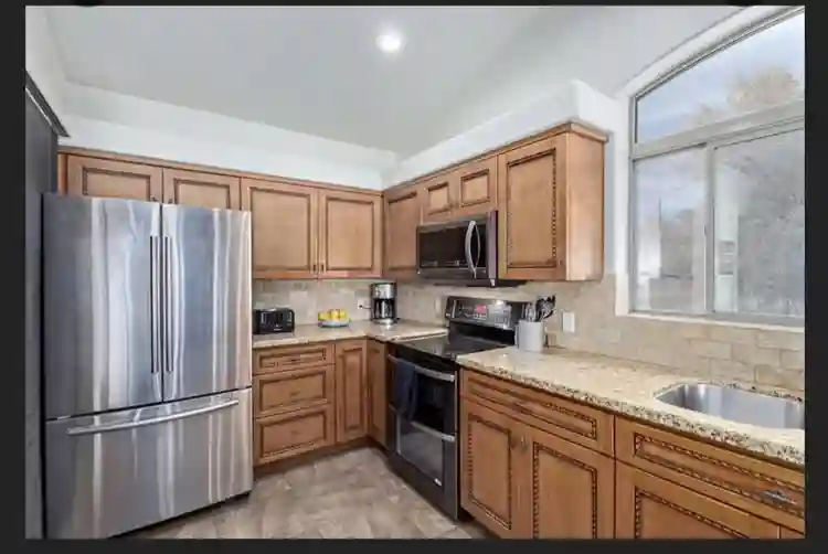 Fully Furnished 3bed 2BA Home