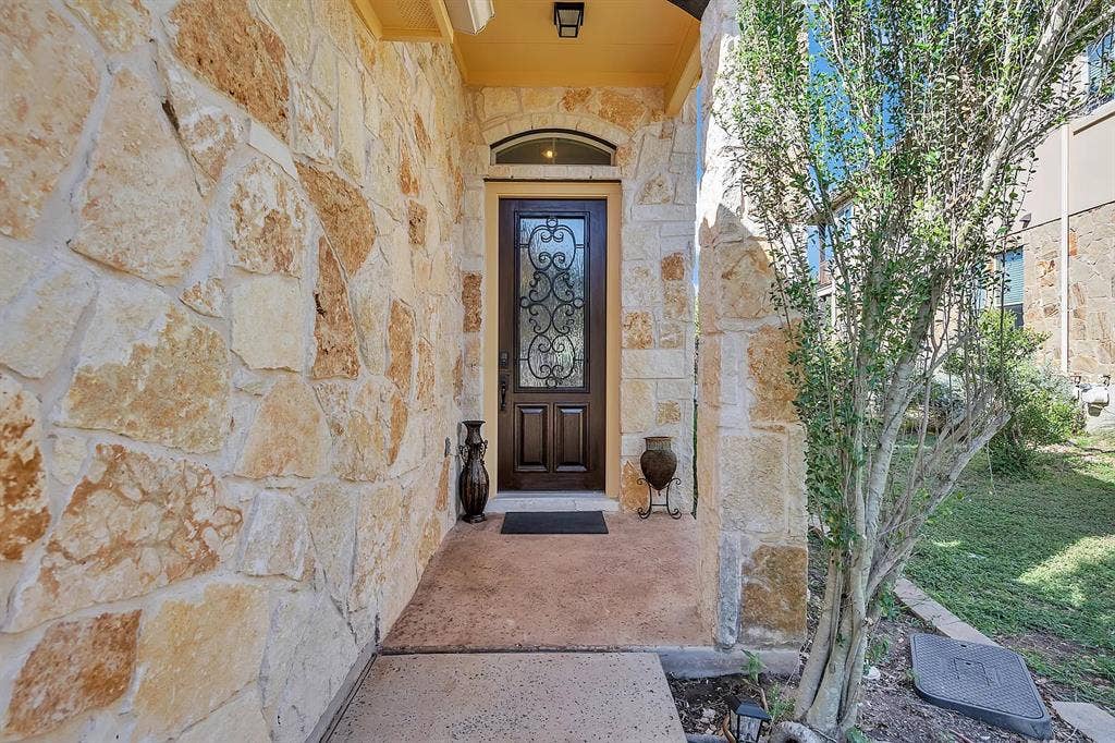 3 BR in Lakeway