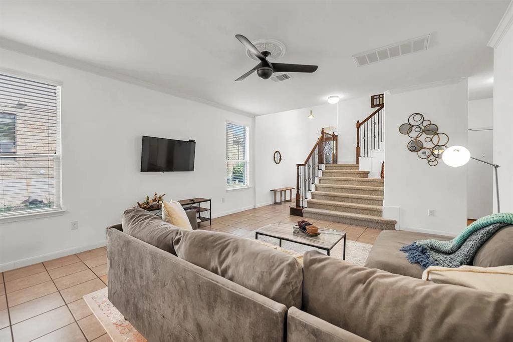 3 BR in Lakeway