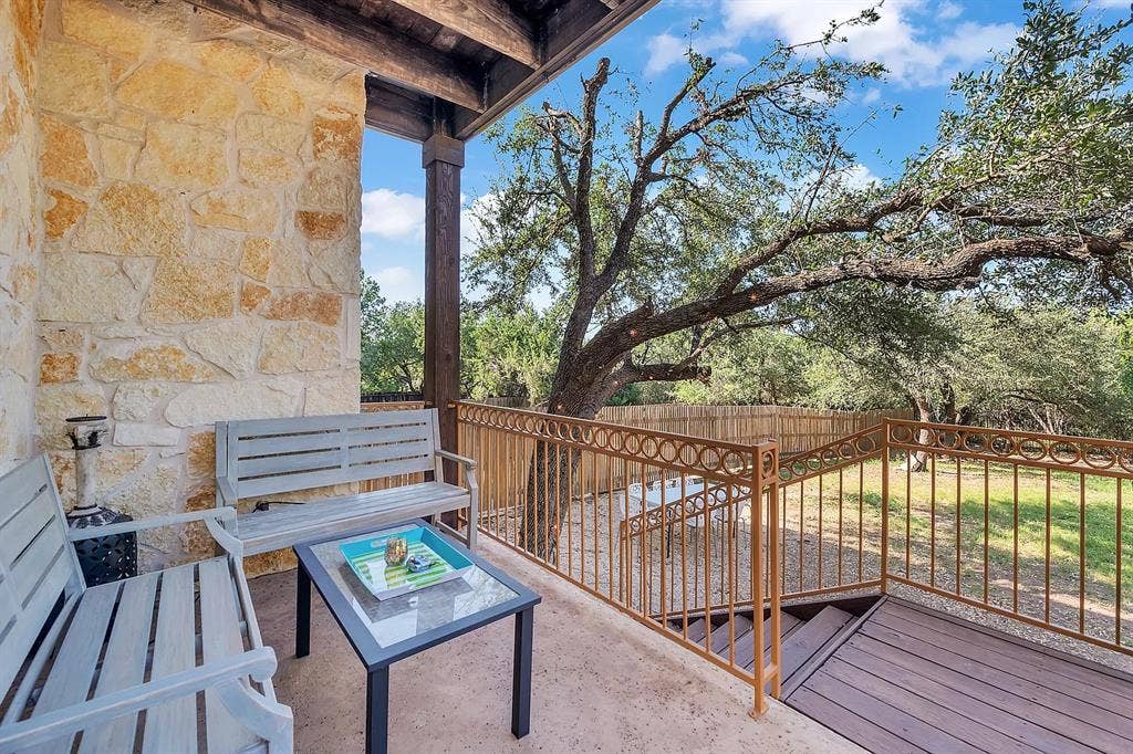 3 BR in Lakeway